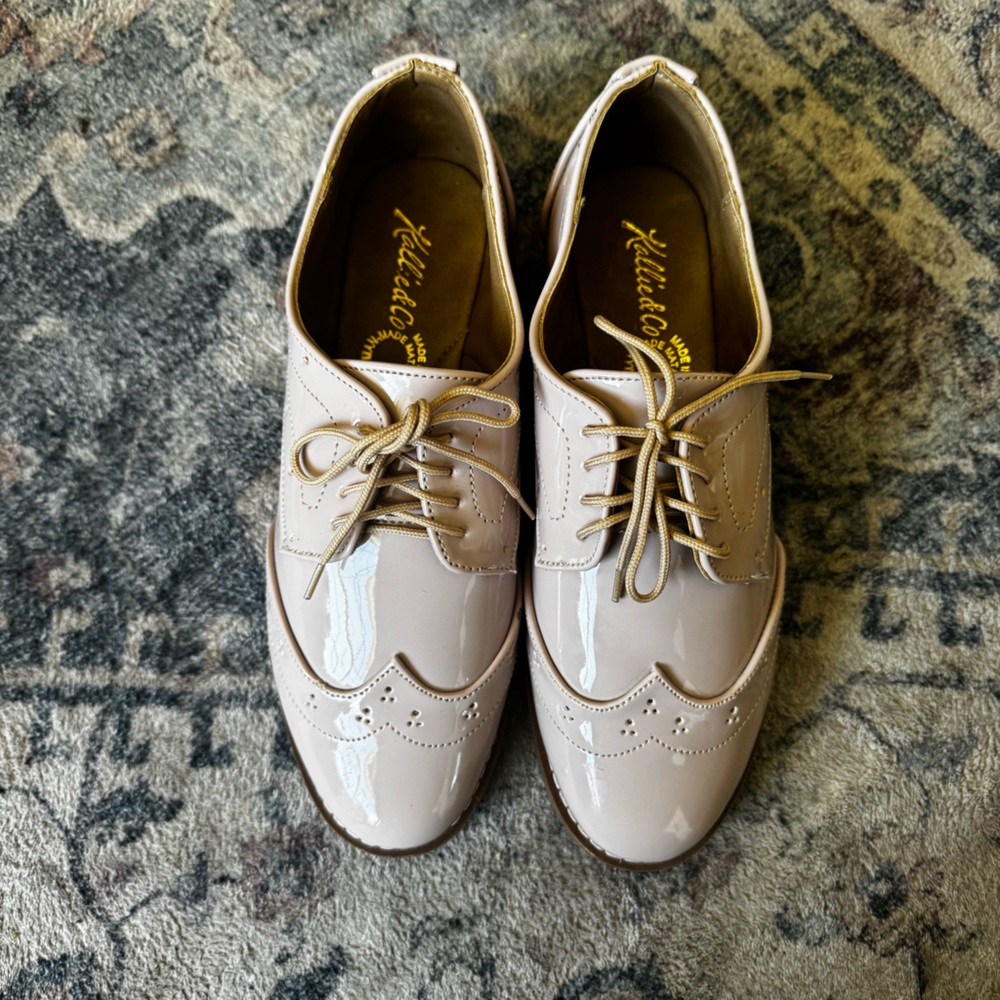 NEW KALLIE & CO. women's charlotte vegan flat shoes in soft pink